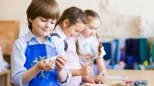 Θεατρικό παιχνίδι, θέατρο για παιδιά και δραματοποίηση παραμυθιού στο Κέντρο Δημιουργικής Μάθησης Εξαρχείων